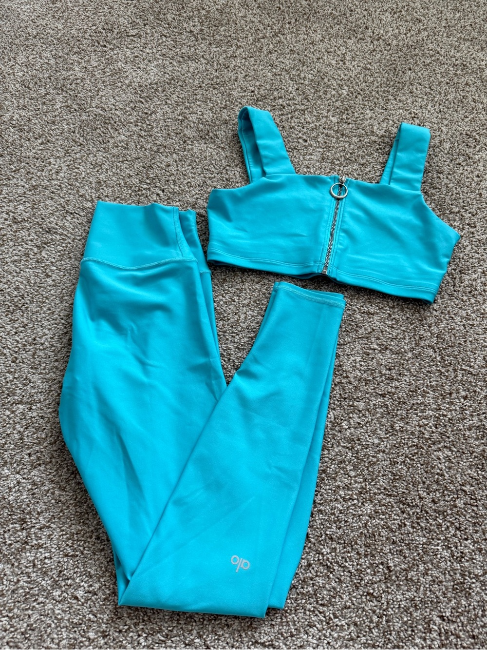 ALO Yoga Teal Zip-Front Sports Bra & Legging Set